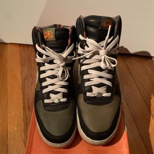Nike Air Darwin Hi Sneakers